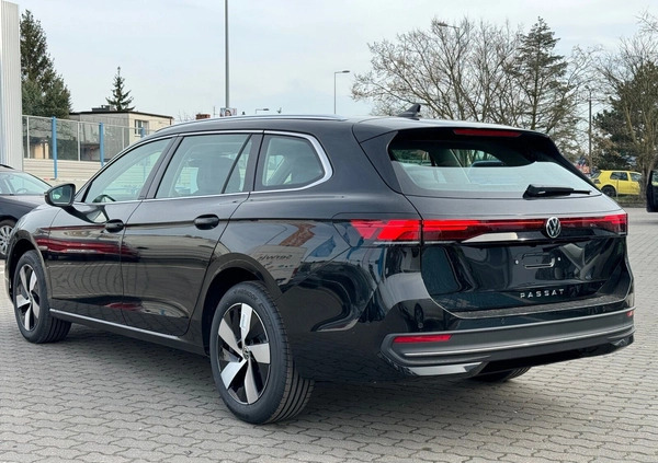 Volkswagen Passat cena 199990 przebieg: 1, rok produkcji 2024 z Kudowa-Zdrój małe 497